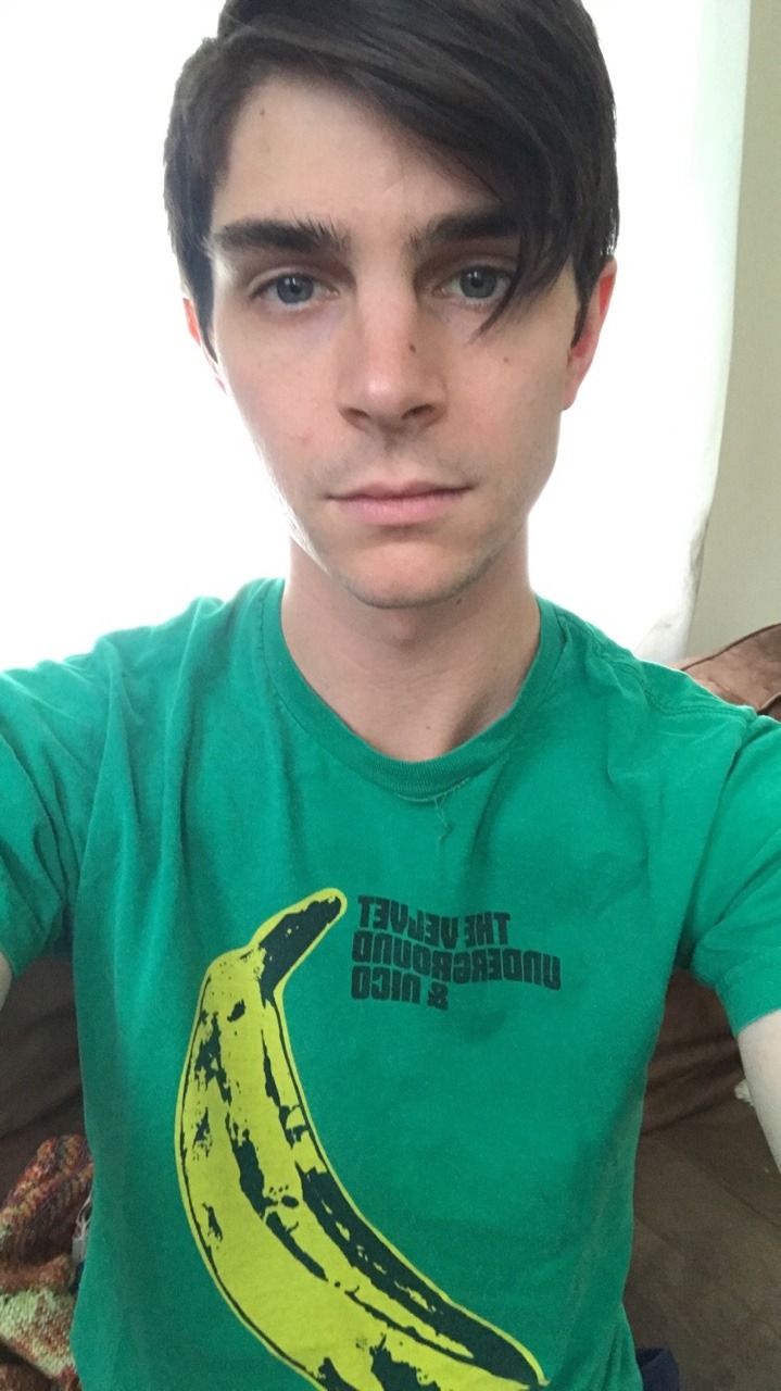 alifeinhyperbole:  Lazy af day