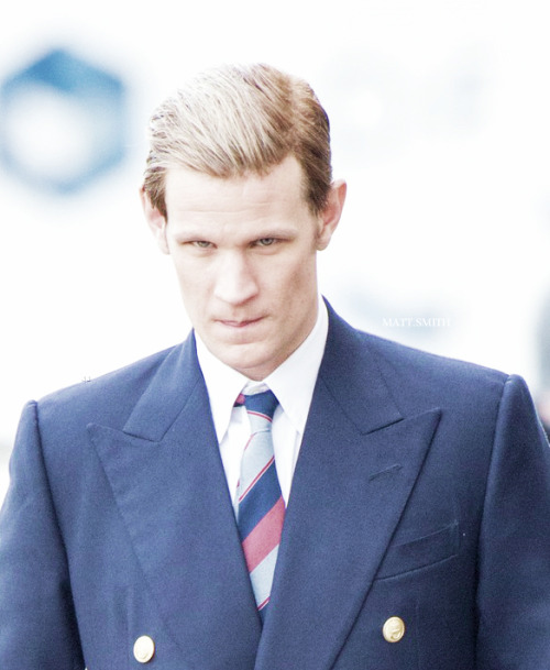 elementaryitsbiggerontheinside:Matt Smith filming Series 2 of The Crown at the University of Greenwi
