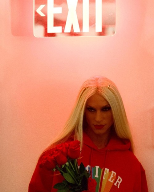  NO EXIT! #SUNDAY #photo @theodoroschliapas #THEBLONDS