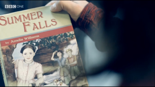 mahuffy:  imjohnlocked:  bluebellglowinginthedark:  dudeufugly:  bluebell-the-rabbit:  HOLD THE FUCKING FUCK UP IS THAT SHERLOCK AND JOHN IN THE BACKGROUND???    I love how bluebells have the same thoughts    GUYS HOLD THE FUCK UP THE WRITER IS AMELIA