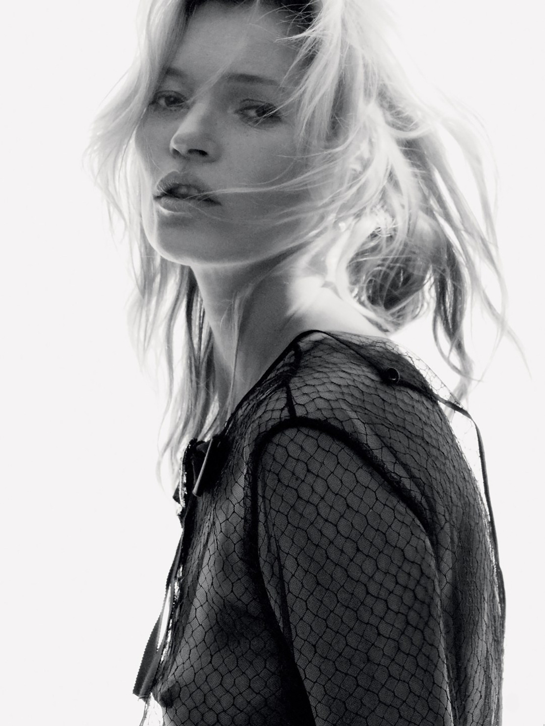 eternitychic:    http://eternitychic.tumblr.com/ * 22.02.16 *Model : Kate Moss .Photographer