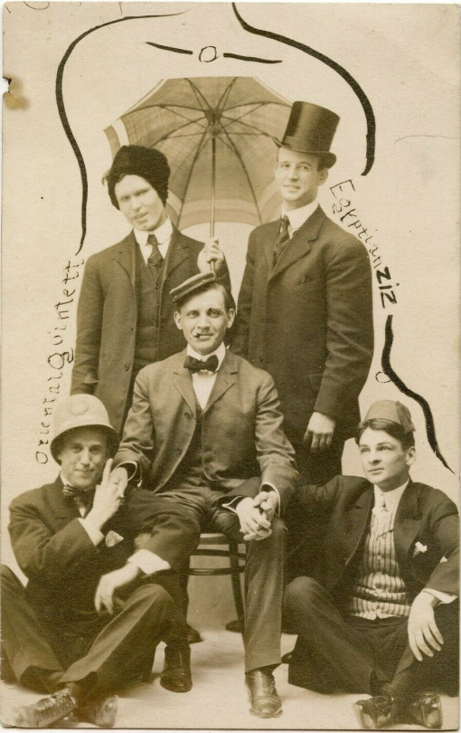 robynmas:froody:lapsedgoth:froody:froody:I love images of late Victorian/Edwardian period men taking goofy pictures with their bros……..boys night circa 1898Images with high levels of Bertie Wooster energies:vintage “me and the lads