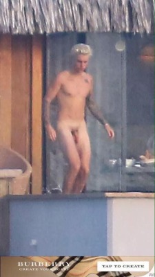 alekzmx:Justin Bieber caught naked… but