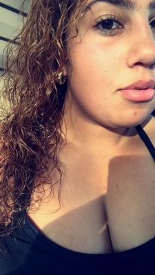 sex-slave-jay:  SC; xocurlyjaayy  IG; xocurlyjaayy