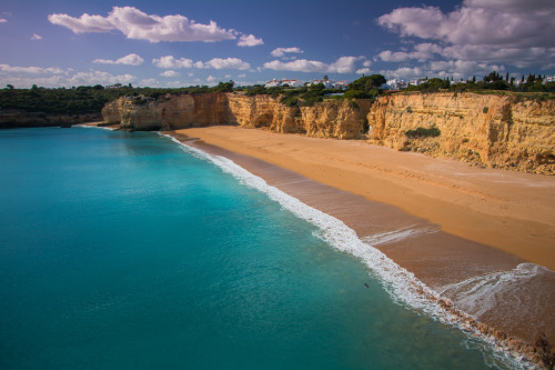 theencompassingworld: pedromgabriel: - Shades of blue -  By Pedro Gabriel Explore The World Aroun