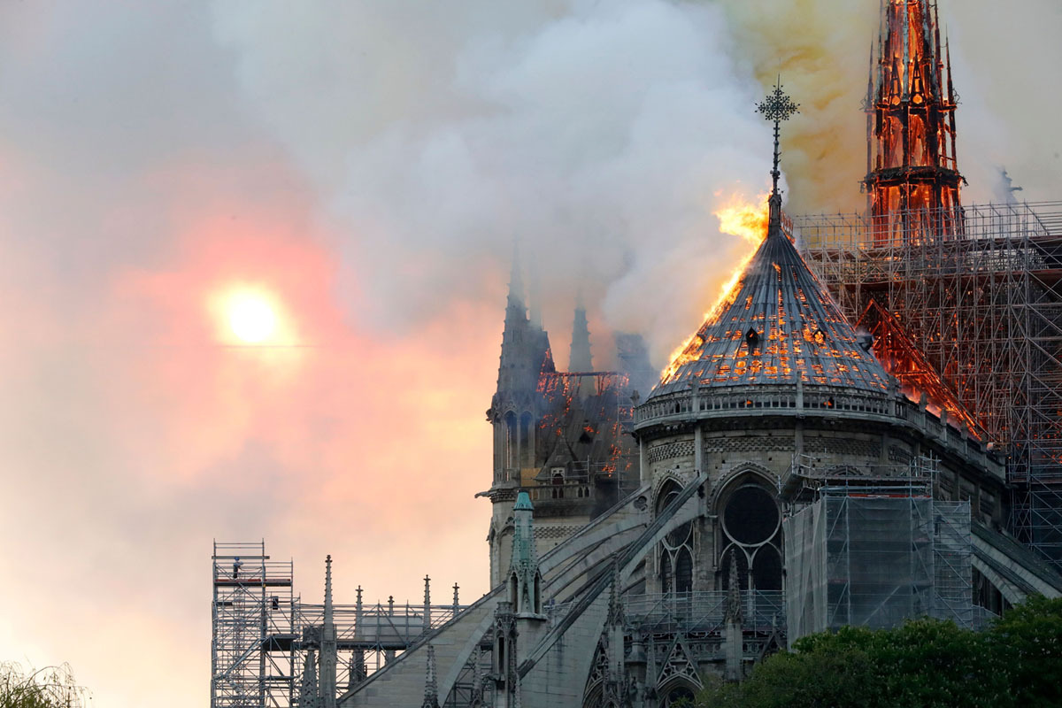 nevver:Paris is burning 