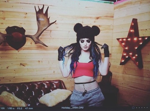 unstablexbalor:  realpaigewwe: Just shooting porn pictures