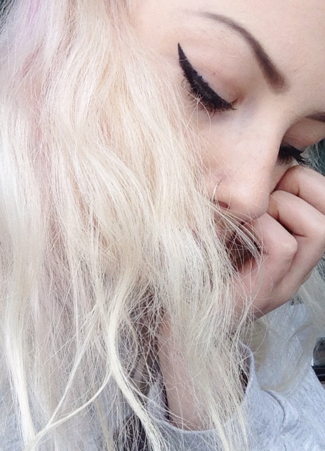 lilnymphy:  messy hair everywhere