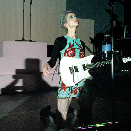 rooomusic:  St. Vincent - Rome, 11.16.14 |  my photos 