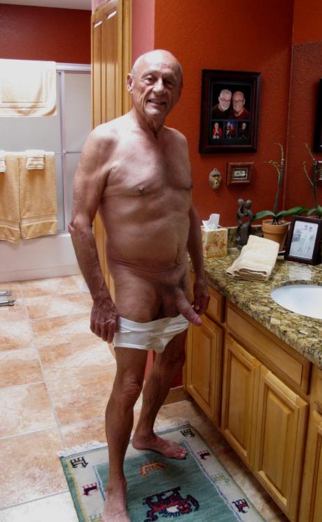 edfaggot010: fuck me granddad