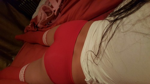 kinkycpl86:  A little bj before M cuffs me 👄