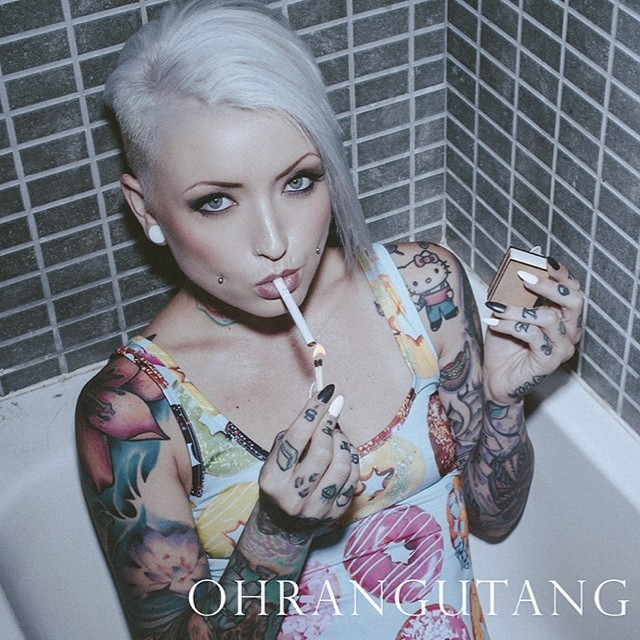 vanyvicious:  Here’s a close up incase ya missed it 😉🚬 .. Photo by @ohrangutang