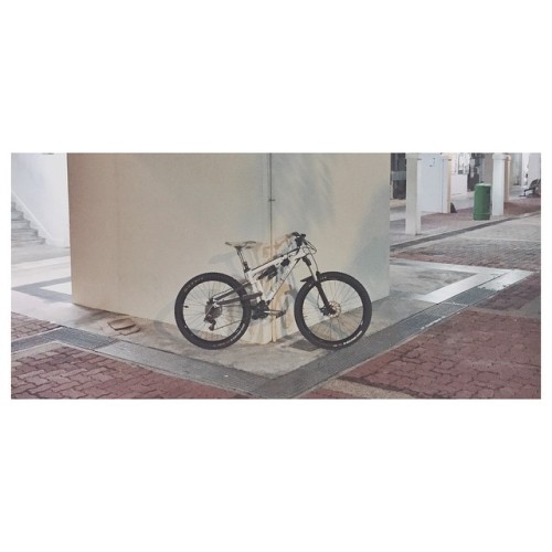 pochmaui: Corner.  #mountainbike #bicycle #santacruzbicycle #allmountain