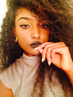 blackgirlsrpretty2:SPOTLIGHT: http://astrobae.tumblr.com/