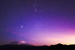 thc-child:  just—space:  Night sky over Mt. Saint Helens. The road and viewpoints are snow free this year. [x]