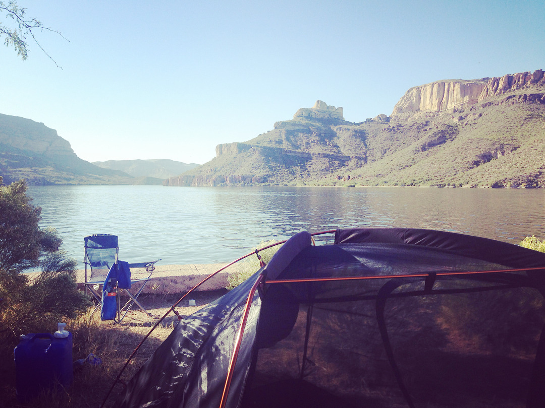 I only want to camp by lakes from now on #apachelake #almf #arizona #apachelakemusicfestival #camping #getoutside