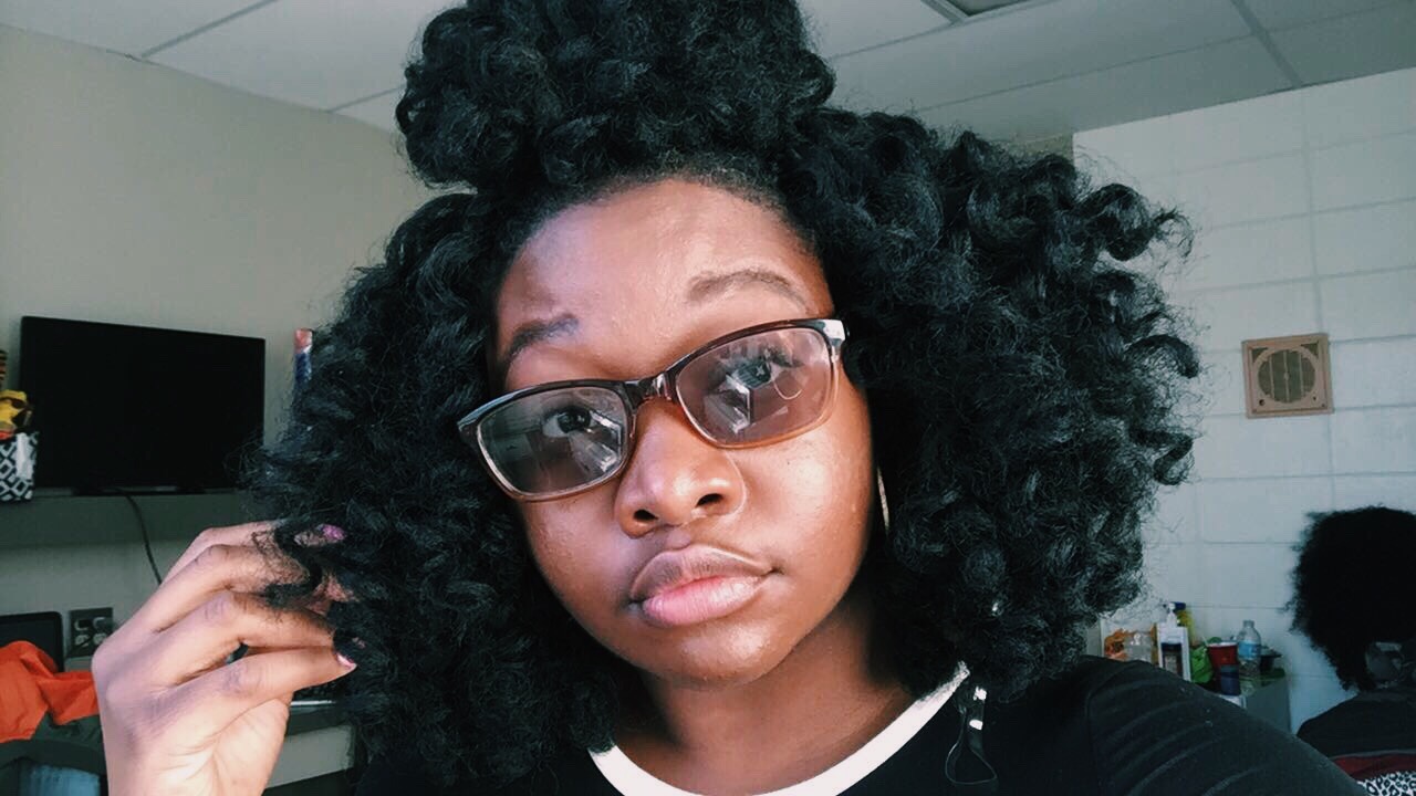 vintvge-love:  Hey bighead👋🏾✨