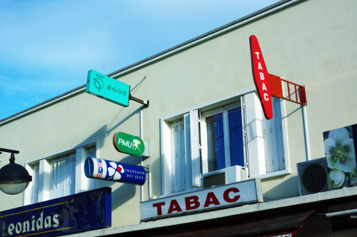 SIGNS, PARIS