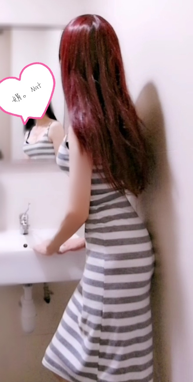 nataliejuan91:  Long time nv take photo at work place… washroom. 😂 No black