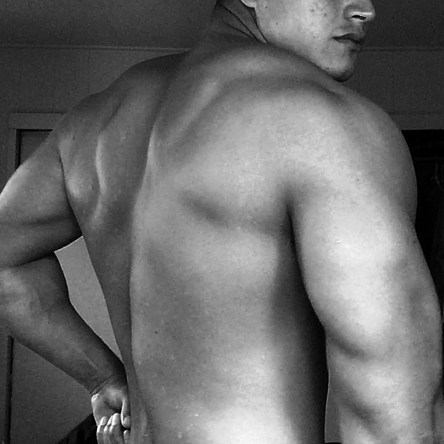 countryboi808:  ohbrah808:  dem-kane-tho:  Hawaii island braddah looking damn good