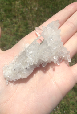 juuzoucore:  new piece of quartz; crystal