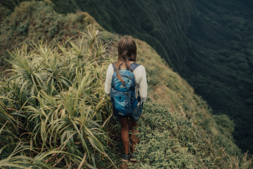heidigrainger:natalieallenco:Hiking on the ridge of Oahu.+ nature