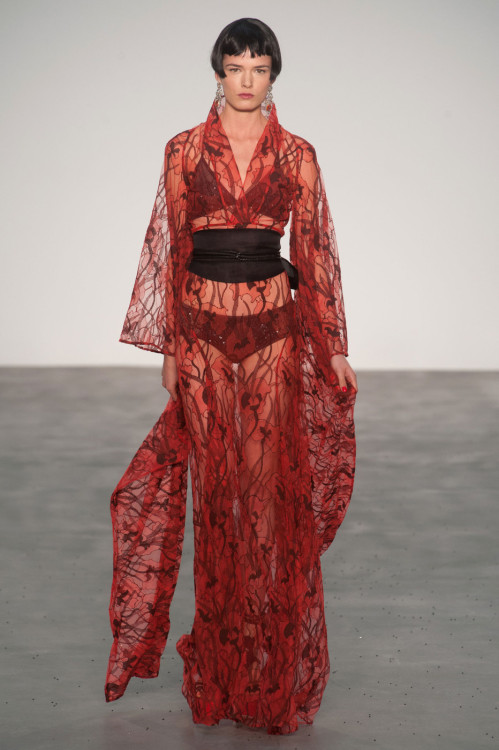 apopheniam:  lesbeehive:  Les Beehive – L’Wren Scott RTW Spring 2014 - London Fashion We
