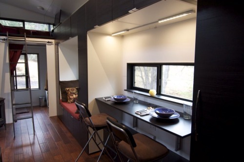 assbutt-in-the-garrison: nosleeptilbushwick: now that’s a tinyhouse i could live in. this is l