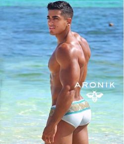 aronikswim:  Enjoy #HumpDay in #Aronik’s 2017 #TempleSquare Collection! Aronikswim.com