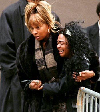 thebigblackwolfe:  hesaprodigy:  fcukurtumblr:  Mary J &amp; Lil Kim-Leaving