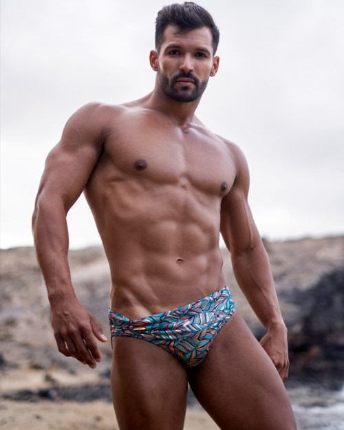 fashionablymaleofficial: (via It’s October but with WAPO Wear Summer Never-Ends)