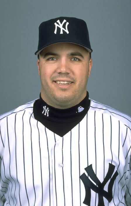 Bloody nose and all, Yankees' Oswaldo Cabrera pulls a Derek Jeter