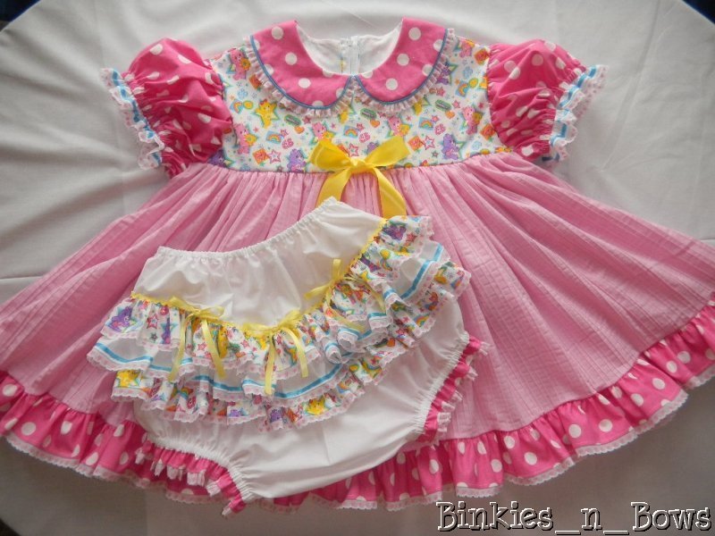 huggiesandkisses:  bbybrr:  Care Bears!  I have a bib made of the fabric in that