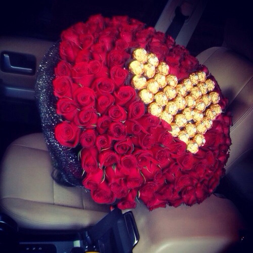 unfortunate-addiction:  iplayydirtyy:  xo  unfortunate-addiction.tumblr.com