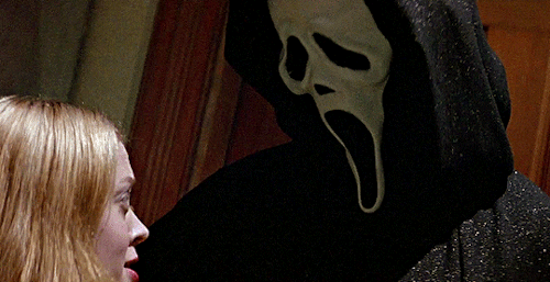 stars-bean:“No, please don’t kill me, Mr Ghost Face. I wanna be in the sequel!”Scream (1996) dir. We