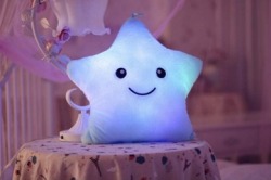 ladystardvst:  Glowy star pillows! Get them