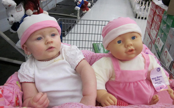 awesome-picz:  Babies Who Look Just Like Their Toy Dolls 