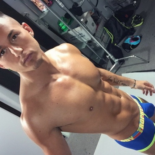 hunks4you:  http://hunks4you.tumblr.com/  Say Something  Send Something 