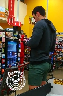 stalkerazzi365:  I love beefy white boys with big asses! Yum! 🐷