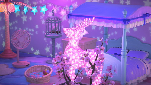 star–pochette:My gorgeous illuminated bedroom.