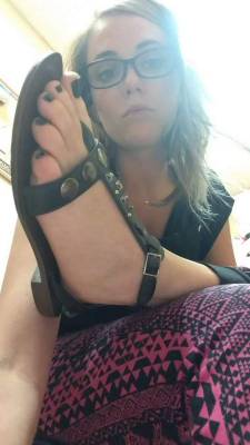 karathefootgoddess:  Loving my fresh black toes