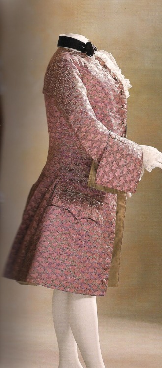 thegentlemanscloset:my18thcenturysource:Inspiration: Pink MenswearIn the 18th Century pink was not a