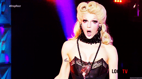 boxqueen:  me when my favorite actor in a movie takes off their shirt