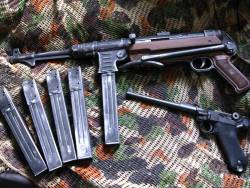 northernoiboy:  MP40 and an Artillery Luger. Two classic firearms.