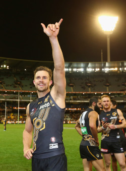 dylanbangbang:  Brett Deledio. Yummo.