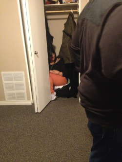 pizzaforpresident:  There’s a really drunk girl crying in my closet?? 