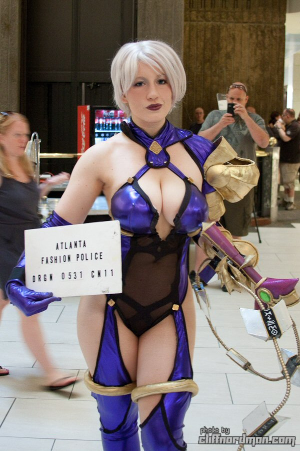 sexy-cosplay-scroll:    BelleChere as Ivy Valentine   &lt; |D’‘‘‘