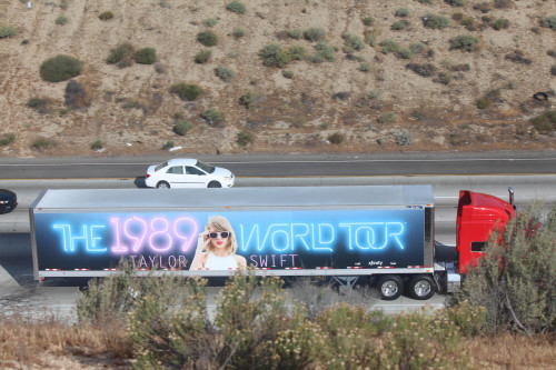 taylorsupdates:Spotted in California….(x)