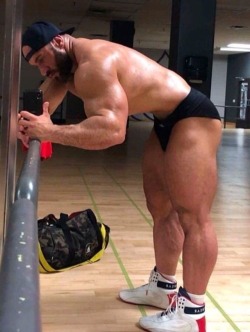 daddiesbearsandmuscles:Antoine Vaillant