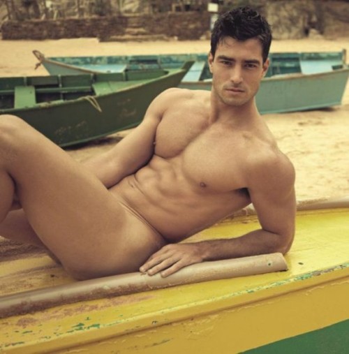 boiz-at-the-beach:  Rafael Berger by Du Borsatto